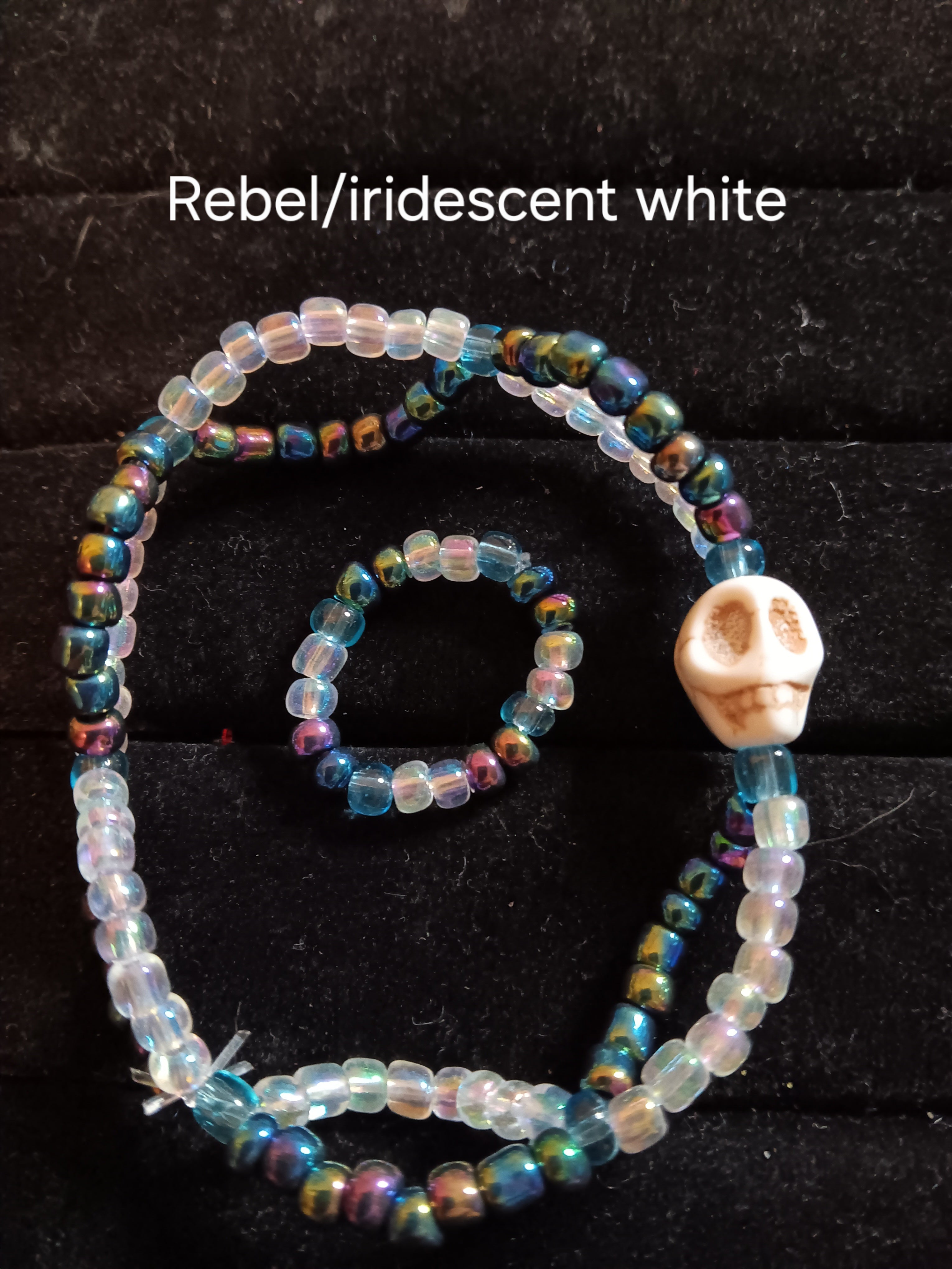 Skull twist set