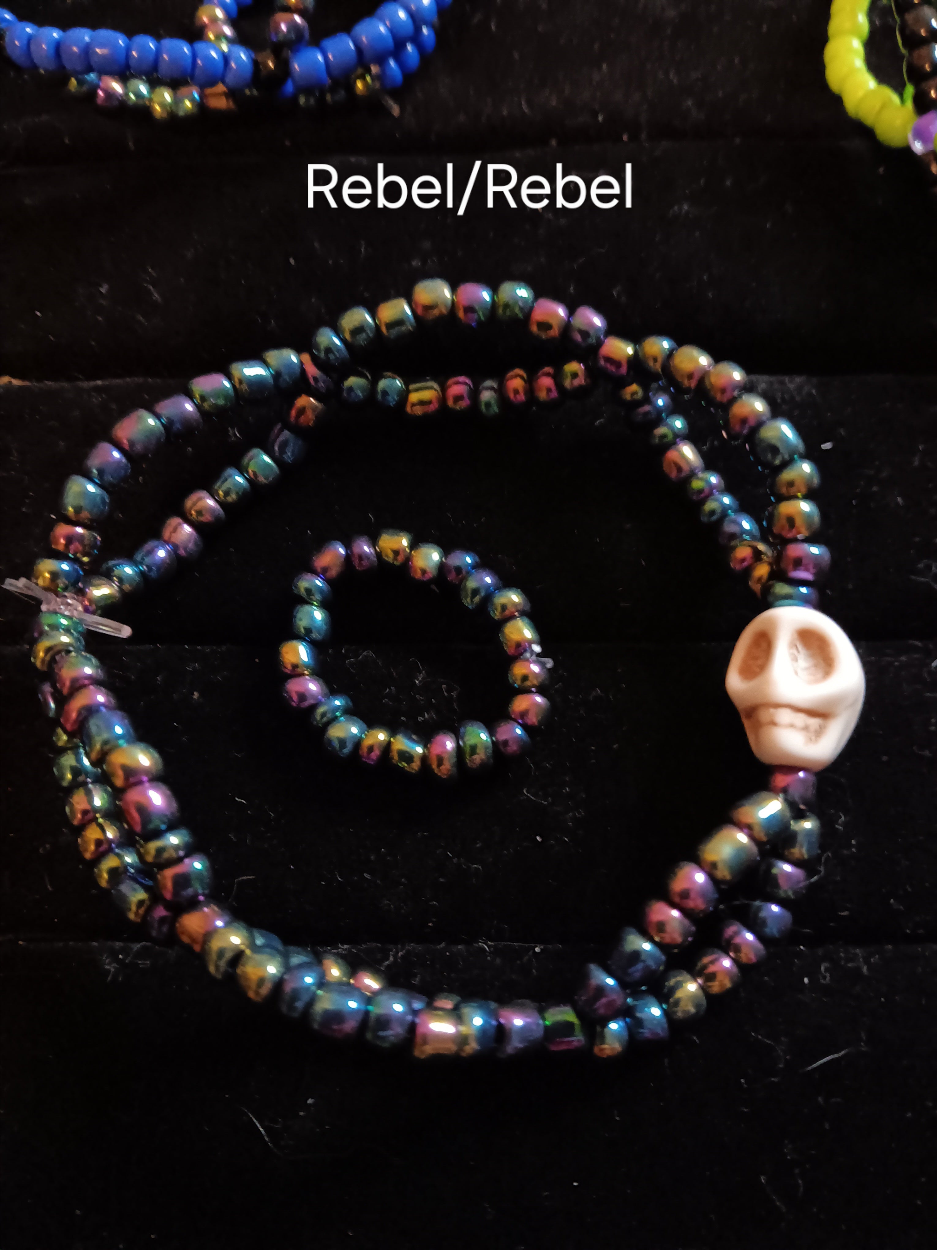 Skull twist set